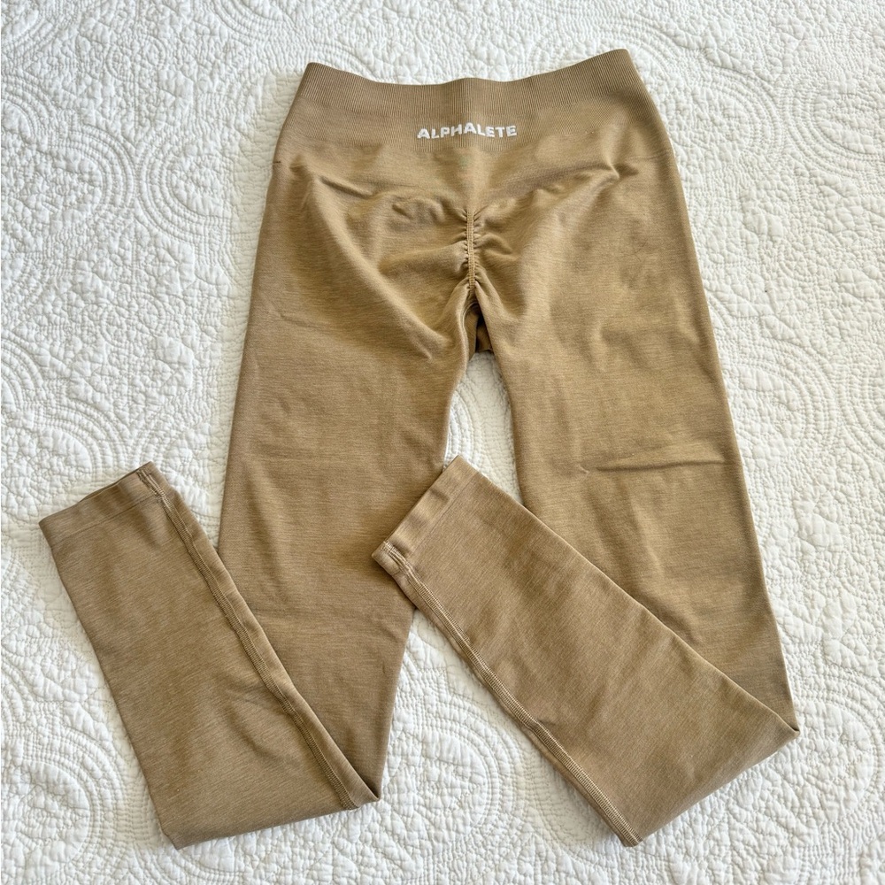 Alphalete Amplify Leggings in Not Gold size Small